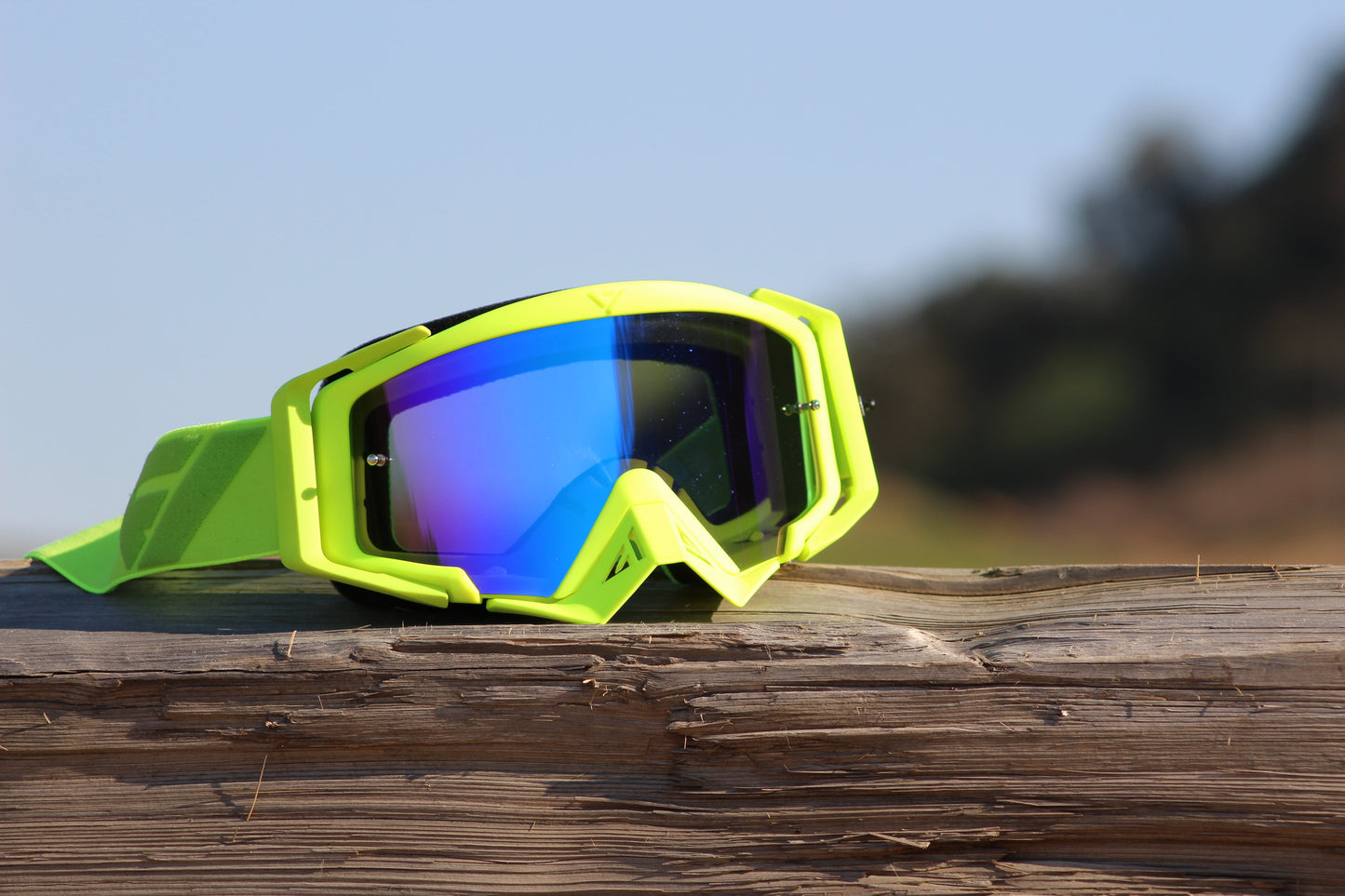 Flow Vision Rythem™ Motocross Goggle: Flo/Acid